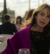 Emily_in_Paris_S02E01_WEBRip_x264-ION10_1035.jpg