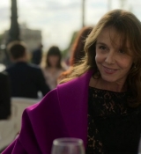 Emily_in_Paris_S02E01_WEBRip_x264-ION10_1039.jpg