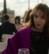 Emily_in_Paris_S02E01_WEBRip_x264-ION10_1041.jpg