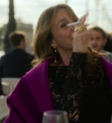 Emily_in_Paris_S02E01_WEBRip_x264-ION10_1049.jpg