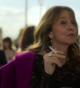 Emily_in_Paris_S02E01_WEBRip_x264-ION10_1053.jpg
