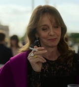Emily_in_Paris_S02E01_WEBRip_x264-ION10_1054.jpg