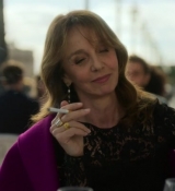 Emily_in_Paris_S02E01_WEBRip_x264-ION10_1055.jpg