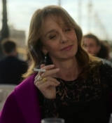 Emily_in_Paris_S02E01_WEBRip_x264-ION10_1056.jpg