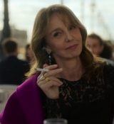 Emily_in_Paris_S02E01_WEBRip_x264-ION10_1057.jpg
