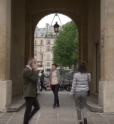 Emily_in_Paris_S02E01_WEBRip_x264-ION10_1059.jpg