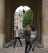 Emily_in_Paris_S02E01_WEBRip_x264-ION10_1060.jpg