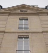 Emily_in_Paris_S02E01_WEBRip_x264-ION10_1063.jpg