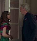 Emily_in_Paris_S02E01_WEBRip_x264-ION10_1121.jpg