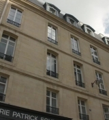 Emily_in_Paris_S02E01_WEBRip_x264-ION10_1137.jpg
