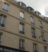 Emily_in_Paris_S02E01_WEBRip_x264-ION10_1138.jpg