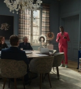 Emily_in_Paris_S02E01_WEBRip_x264-ION10_1142.jpg