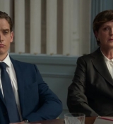 Emily_in_Paris_S02E01_WEBRip_x264-ION10_1152.jpg