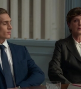 Emily_in_Paris_S02E01_WEBRip_x264-ION10_1154.jpg