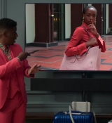 Emily_in_Paris_S02E01_WEBRip_x264-ION10_1157.jpg