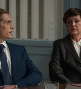 Emily_in_Paris_S02E01_WEBRip_x264-ION10_1205.jpg
