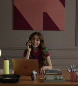 Emily_in_Paris_S02E01_WEBRip_x264-ION10_1262.jpg