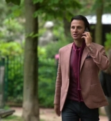 Emily_in_Paris_S02E01_WEBRip_x264-ION10_1297.jpg