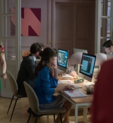 Emily_in_Paris_S02E01_WEBRip_x264-ION10_1346.jpg