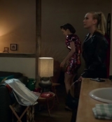 Emily_in_Paris_S02E01_WEBRip_x264-ION10_1444.jpg