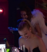 Emily_in_Paris_S02E01_WEBRip_x264-ION10_1884.jpg