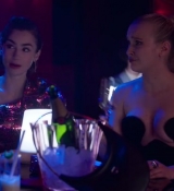 Emily_in_Paris_S02E01_WEBRip_x264-ION10_1912.jpg