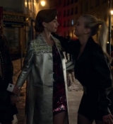 Emily_in_Paris_S02E01_WEBRip_x264-ION10_1968.jpg