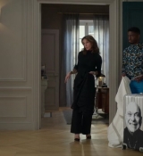 Emily_in_Paris_S02E01_WEBRip_x264-ION10_2105.jpg