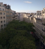 Emily_in_Paris_S02E01_WEBRip_x264-ION10_2139.jpg