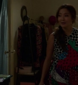 Emily_in_Paris_S02E01_WEBRip_x264-ION10_2219.jpg