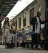 Emily_in_Paris_S02E01_WEBRip_x264-ION10_2325.jpg