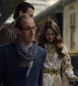 Emily_in_Paris_S02E01_WEBRip_x264-ION10_2337.jpg