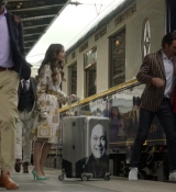 Emily_in_Paris_S02E01_WEBRip_x264-ION10_2350.jpg