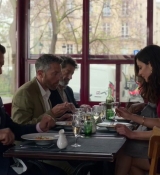 Emily_in_Paris_S02E01_WEBRip_x264-ION10_2435.jpg