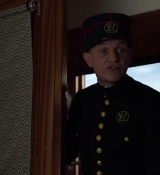 Emily_in_Paris_S02E02_WEBRip_x264-ION10_0037.jpg