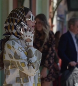 Emily_in_Paris_S02E02_WEBRip_x264-ION10_0094.jpg