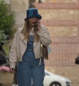 Emily_in_Paris_S02E02_WEBRip_x264-ION10_0104.jpg
