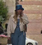 Emily_in_Paris_S02E02_WEBRip_x264-ION10_0105.jpg