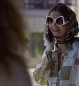 Emily_in_Paris_S02E02_WEBRip_x264-ION10_0110.jpg