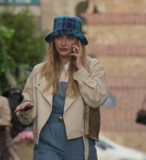 Emily_in_Paris_S02E02_WEBRip_x264-ION10_0114.jpg
