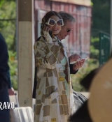 Emily_in_Paris_S02E02_WEBRip_x264-ION10_0116.jpg