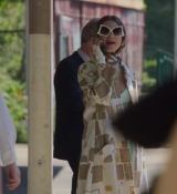 Emily_in_Paris_S02E02_WEBRip_x264-ION10_0122.jpg