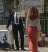 Emily_in_Paris_S02E02_WEBRip_x264-ION10_0124.jpg
