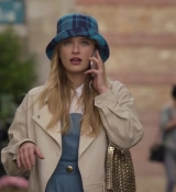 Emily_in_Paris_S02E02_WEBRip_x264-ION10_0126.jpg