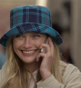 Emily_in_Paris_S02E02_WEBRip_x264-ION10_0151.jpg