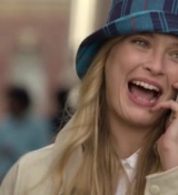 Emily_in_Paris_S02E02_WEBRip_x264-ION10_0155.jpg