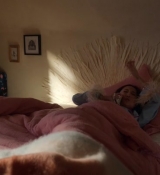 Emily_in_Paris_S02E02_WEBRip_x264-ION10_0241.jpg