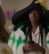 Emily_in_Paris_S02E02_WEBRip_x264-ION10_0331.jpg