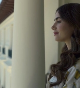 Emily_in_Paris_S02E02_WEBRip_x264-ION10_0458.jpg
