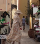 Emily_in_Paris_S02E02_WEBRip_x264-ION10_0522.jpg